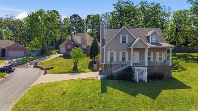 98 Emerald Dr, Maumelle, AR 72113