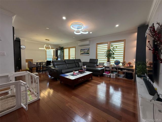 160-30 76th Road, Fresh Meadows, NY 11366