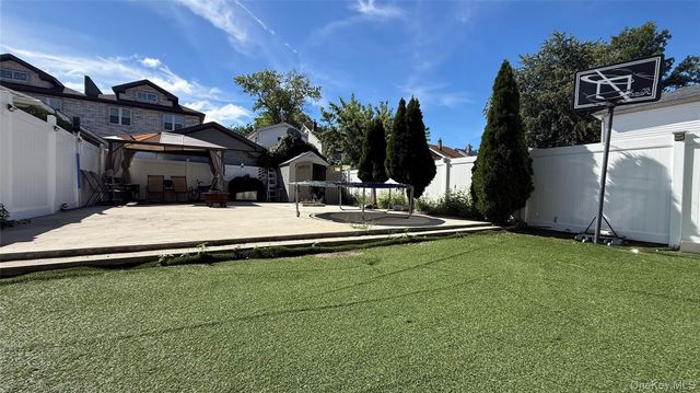 160-30 76th Road, Fresh Meadows, NY 11366