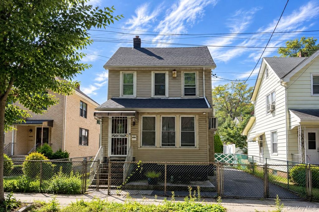 160-30 76th Road, Fresh Meadows, NY 11366 — exterior