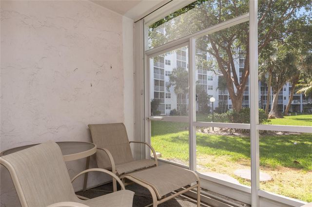 2731 NE 14th St Causeway 121, Pompano Beach, FL 33062
