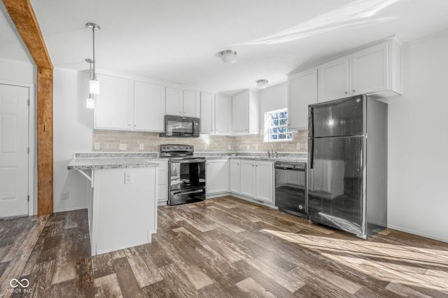 202-204 E 11th Street, Sheridan, IN 46069