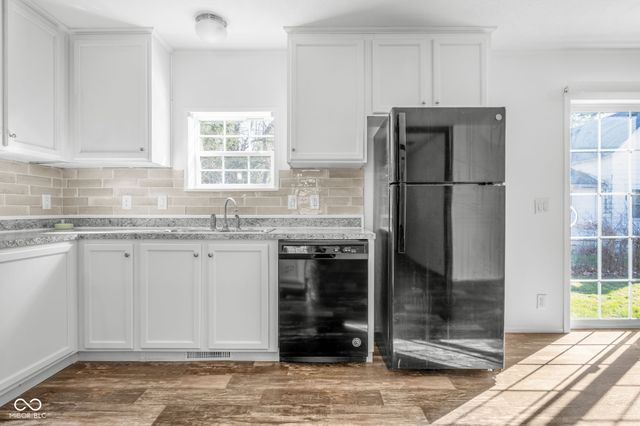 202-204 E 11th Street, Sheridan, IN 46069