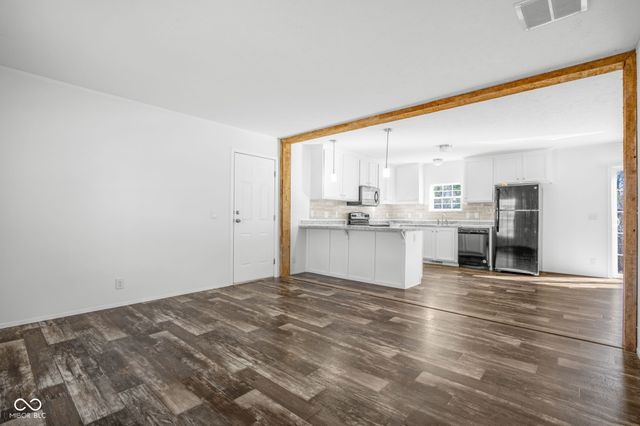 202-204 E 11th Street, Sheridan, IN 46069