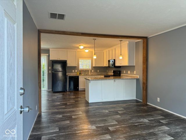 202-204 E 11th Street, Sheridan, IN 46069