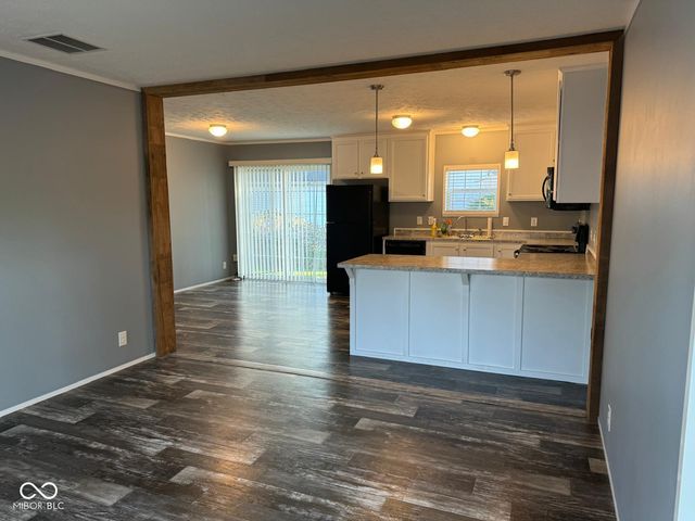 202-204 E 11th Street, Sheridan, IN 46069