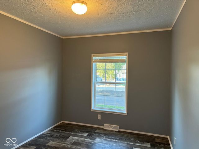 202-204 E 11th Street, Sheridan, IN 46069