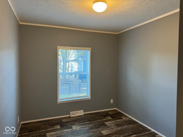 202-204 E 11th Street, Sheridan, IN 46069