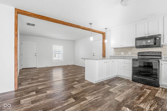 202-204 E 11th Street, Sheridan, IN 46069