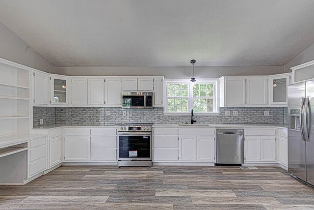 5281 Lee Road 0246, Smiths Station, AL 36877