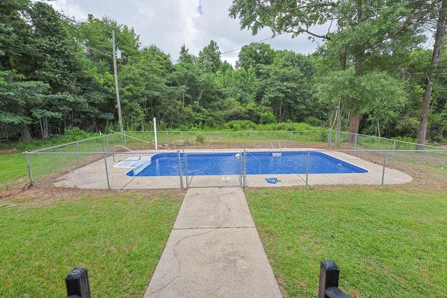 5281 Lee Road 0246, Smiths Station, AL 36877