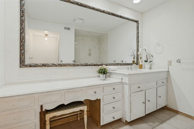 6219 Bandera Avenue A, Dallas, TX 75225