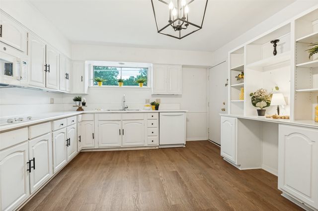 6219 Bandera Avenue A, Dallas, TX 75225