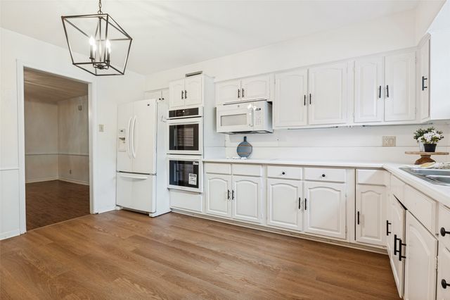 6219 Bandera Avenue A, Dallas, TX 75225