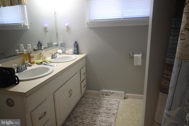13559 DONNYBROOK DR, Hagerstown, MD 21742