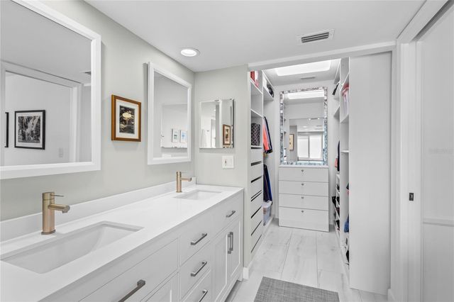 5226 LANDINGS BOULEVARD 102, Sarasota, FL 34231