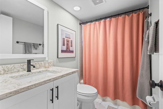 5226 LANDINGS BOULEVARD 102, Sarasota, FL 34231