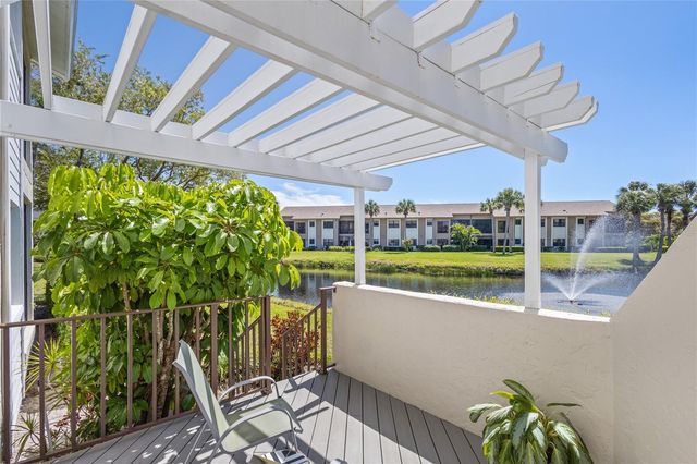 5226 LANDINGS BOULEVARD 102, Sarasota, FL 34231