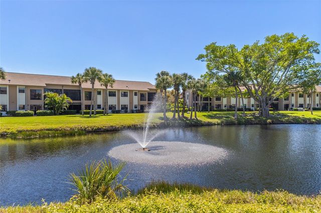 5226 LANDINGS BOULEVARD 102, Sarasota, FL 34231