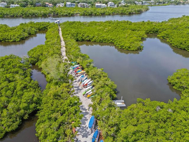 5226 LANDINGS BOULEVARD 102, Sarasota, FL 34231