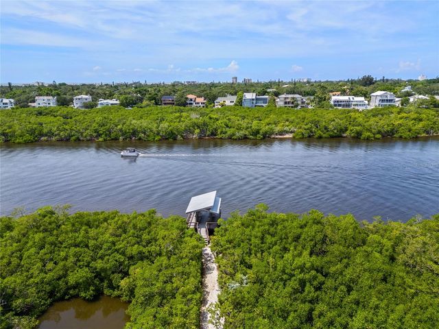 5226 LANDINGS BOULEVARD 102, Sarasota, FL 34231