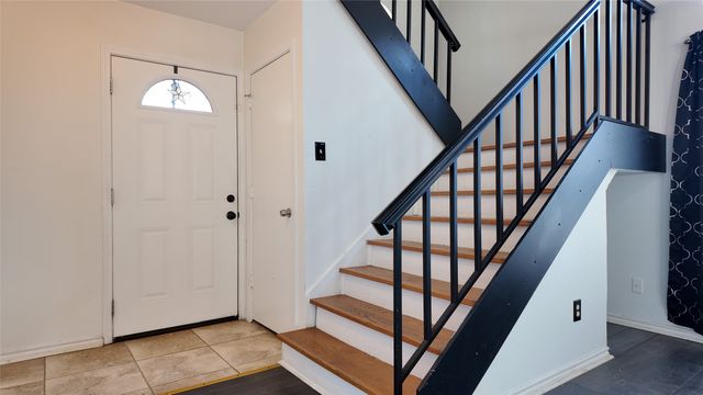 518 Nightshade Drive, Arlington, TX 76018