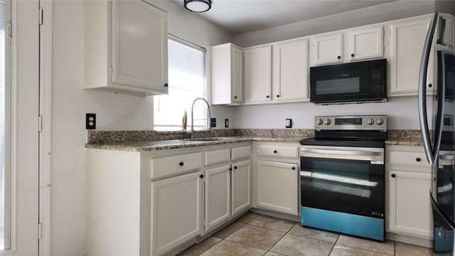 518 Nightshade Drive, Arlington, TX 76018