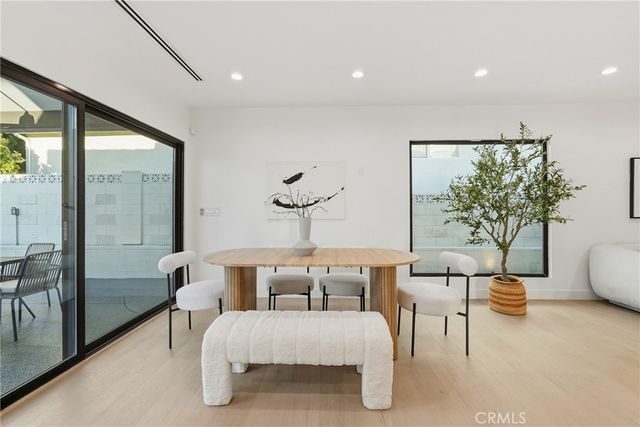 21407 Mulholland Drive, Woodland Hills, CA 91364