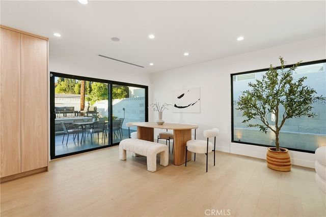 21407 Mulholland Drive, Woodland Hills, CA 91364