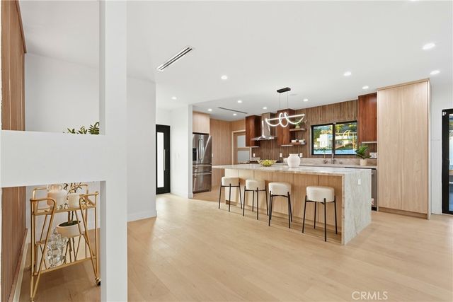 21407 Mulholland Drive, Woodland Hills, CA 91364