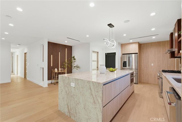 21407 Mulholland Drive, Woodland Hills, CA 91364