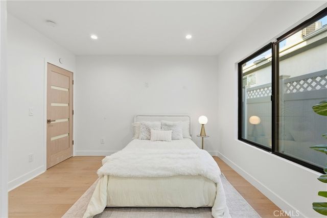 21407 Mulholland Drive, Woodland Hills, CA 91364