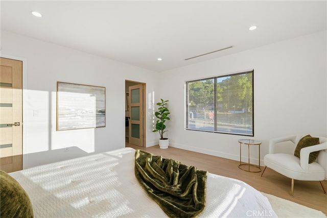 21407 Mulholland Drive, Woodland Hills, CA 91364