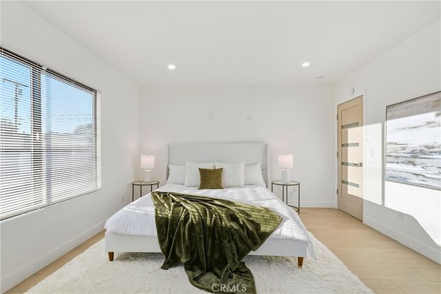 21407 Mulholland Drive, Woodland Hills, CA 91364