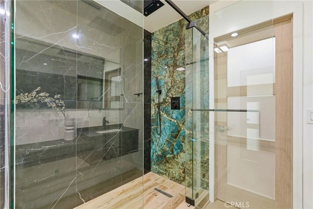 21407 Mulholland Drive, Woodland Hills, CA 91364