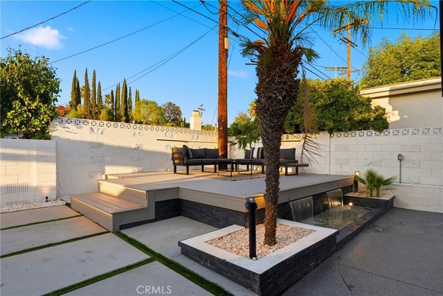 21407 Mulholland Drive, Woodland Hills, CA 91364