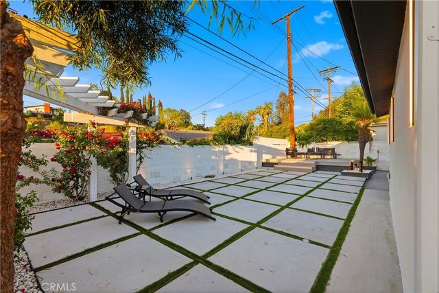 21407 Mulholland Drive, Woodland Hills, CA 91364