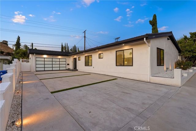 21407 Mulholland Drive, Woodland Hills, CA 91364