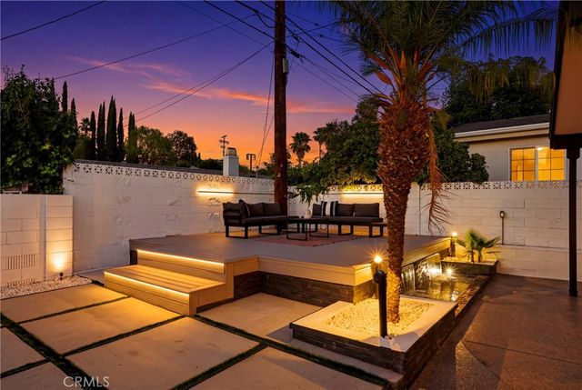 21407 Mulholland Drive, Woodland Hills, CA 91364