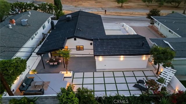 21407 Mulholland Drive, Woodland Hills, CA 91364