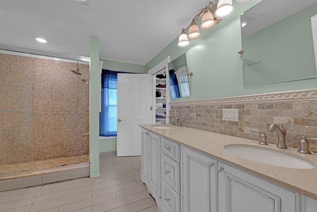 214 Canton St, Fitchburg, MA 01420