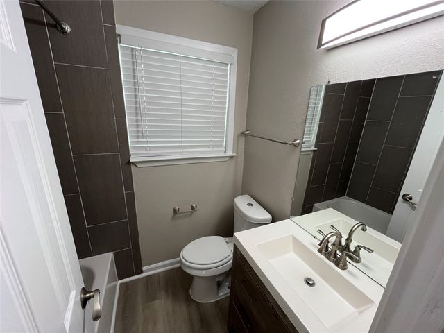 2945 Andrea Lane, Dallas, TX 75228