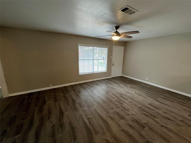 2945 Andrea Lane, Dallas, TX 75228