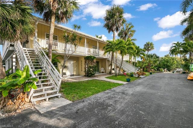 1360 Chesapeake AVE 1372, Naples, FL 34102