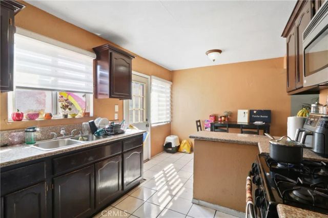 5124 E 59th Pl, Maywood, CA 90270