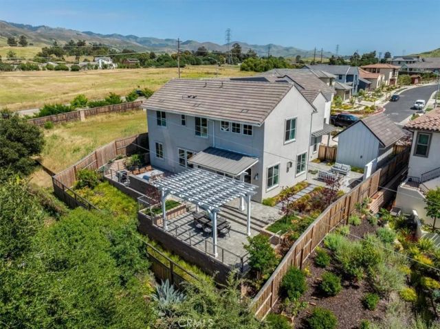 1458 Parsons, San Luis Obispo, CA 93401
