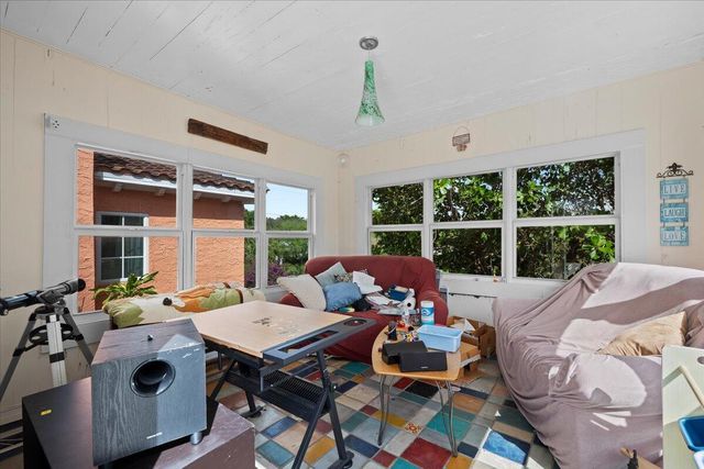 418 E Lakewood Road, West Palm Beach, FL 33405