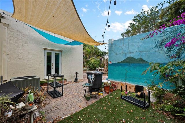 418 E Lakewood Road, West Palm Beach, FL 33405