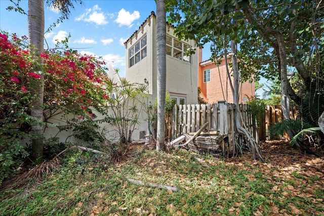 418 E Lakewood Road, West Palm Beach, FL 33405