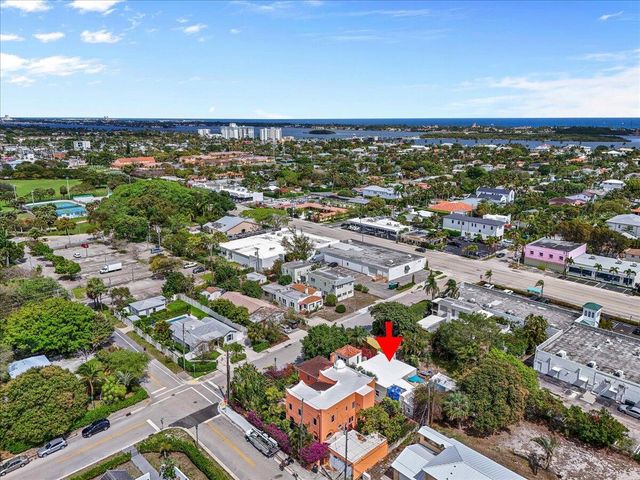 418 E Lakewood Road, West Palm Beach, FL 33405